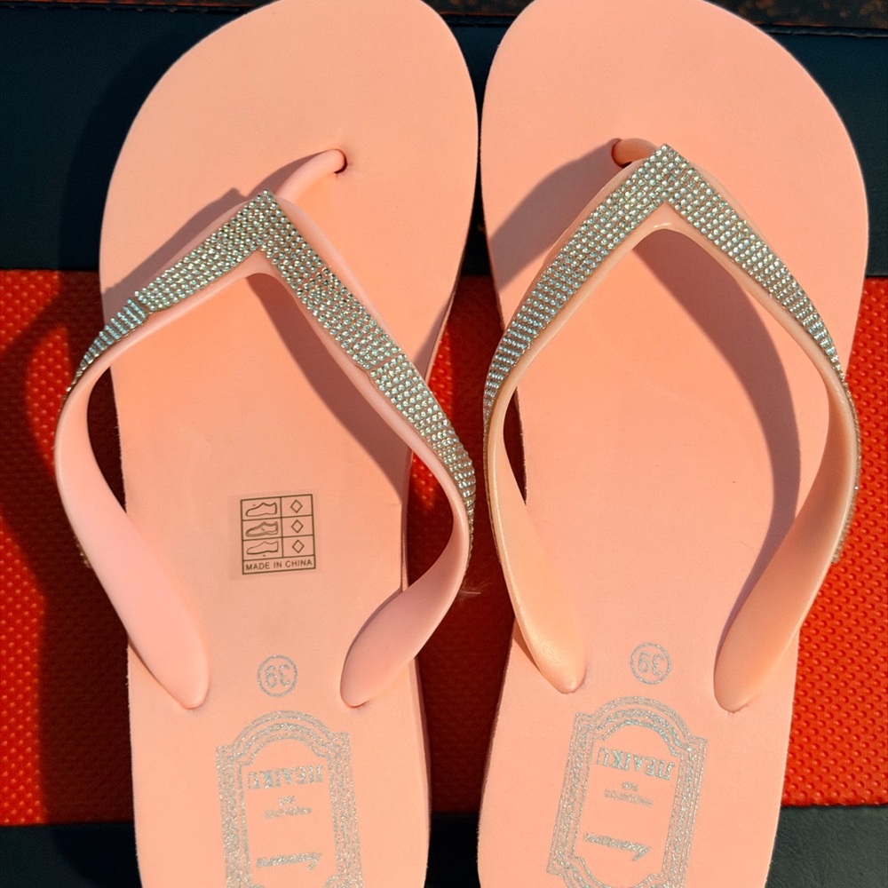 Elegant Pink Flip-Flops with Rhinestone Detailing